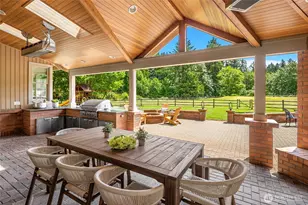 20729 SE 34th St, Sammamish, WA 98075 - Photo 4