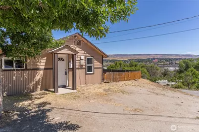 1522 Crescent Street, Wenatchee, WA 98801 - Photo 1