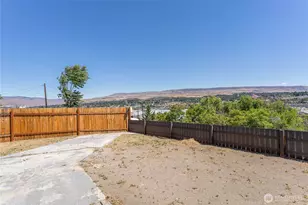 1522 Crescent St, Wenatchee, WA 98801 - Photo 18