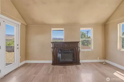 1522 Crescent St, Wenatchee, WA 98801 - Photo 8