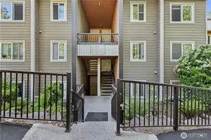 738 Kirkland Cir, Kirkland, WA 98033 - Photo 2