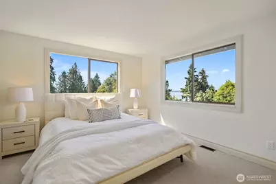9100 Olympic View Drive, Edmonds, WA 98026 - Photo 14