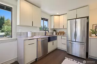 9100 Olympic View Dr, Edmonds, WA 98026 - Photo 12
