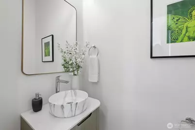 2009 Minor Avenue E, Seattle, WA 98102 - Photo 22