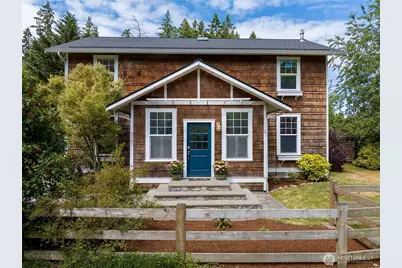 9762 NE Pine Street, Bainbridge Island, WA 98110 - Photo 1