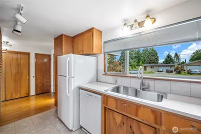 26845 15th Avenue S, Des Moines, WA 98198 - Photo 16