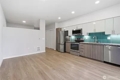 1085 103rd Avenue NE #204, Bellevue, WA 98004 - Photo 10