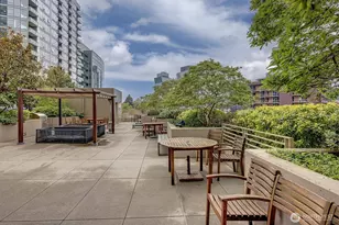 910 Lenora St, Seattle, WA 98121 - Photo 30