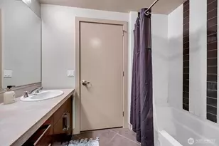 910 Lenora St, Seattle, WA 98121 - Photo 22
