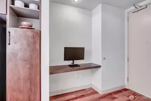 910 Lenora St, Seattle, WA 98121 - Photo 24