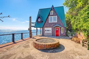 386 Shore Dr, Camano Island, WA 98282 - Photo 2