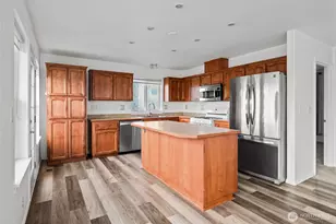 1086 Landing Cir, Oak Harbor, WA 98277 - Photo 10