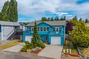 1086 Landing Cir, Oak Harbor, WA 98277 - Photo 1