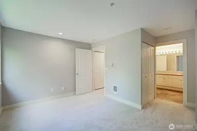 215 20th Avenue E #307, Seattle, WA 98112 - Photo 18
