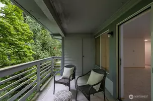 9912 NE 142nd Pl, Kirkland, WA 98034 - Photo 18