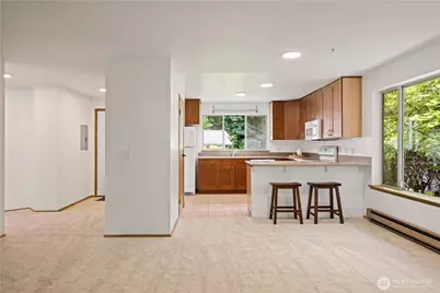 9912 NE 142 Place #B201, Kirkland, WA 98034 - Photo 6