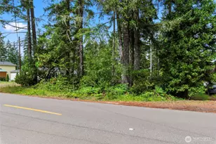 1870 E Trails End Dr, Belfair, WA 98528 - Photo 1