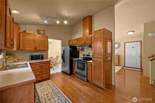 2711 148th St SW, Lynnwood, WA 98087 - Photo 10