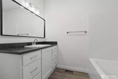 226 E Orange Avenue, Burlington, WA 98233 - Photo 10