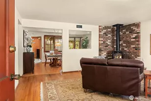 1260 168th Ave NE, Bellevue, WA 98008 - Photo 2