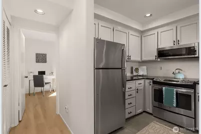 2831 14th Avenue W #2, Seattle, WA 98119 - Photo 8