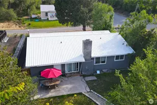 915 19th Ave, Oroville, WA 98844 - Photo 2