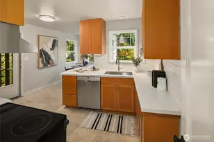 11535 40th Ave NE, Seattle, WA 98125 - Photo 8