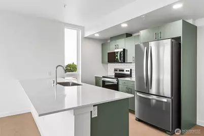 5819 Phinney Avenue N #501, Seattle, WA 98103 - Photo 4