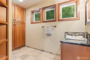 22715 Country Dr E, Graham, WA 98338 - Photo 24