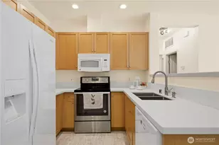 4446 248th Ln SE, Sammamish, WA 98029 - Photo 6