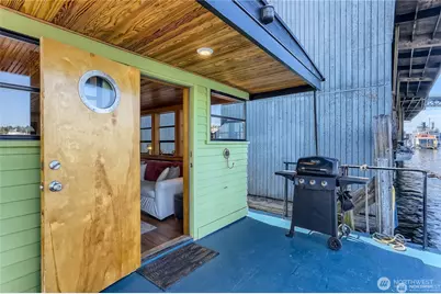 2706 Westlake Avenue N #99C, Seattle, WA 98109 - Photo 2