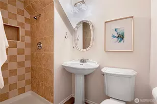 1528 NE 97th St, Seattle, WA 98115 - Photo 24