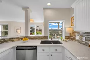 1011 5th Ave N, Seattle, WA 98109 - Photo 12