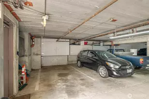 1011 5th Ave N, Seattle, WA 98109 - Photo 30