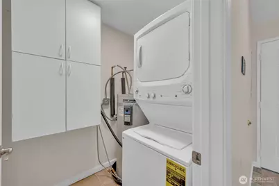 1011 5th Avenue N #201, Seattle, WA 98109 - Photo 24