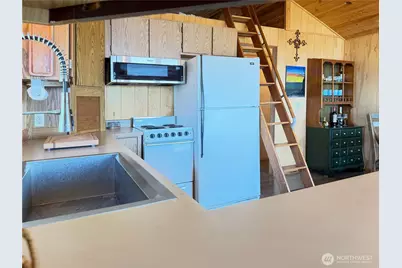 2 S Pilchuck Ave, Hat Island, WA 98206 - Photo 14