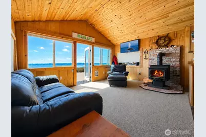 2 S Pilchuck Ave, Hat Island, WA 98206 - Photo 4