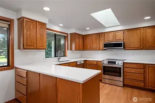 12371 Rainier Dr, Burlington, WA 98233 - Photo 24