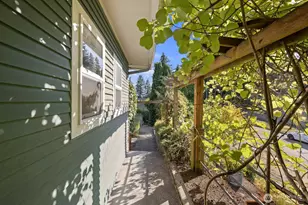 732 S Summit Ave, Bremerton, WA 98312 - Photo 32