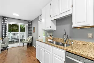 4124 Providence Point Dr SE, Issaquah, WA 98029 - Photo 10