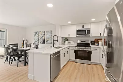 1035 156th Avenue NE #33T, Bellevue, WA 98007 - Photo 4