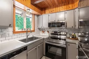 8243 Chilliwack Rd, Blaine, WA 98230 - Photo 16