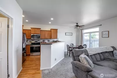 18219 111th Avenue Ct E, Puyallup, WA 98374 - Photo 6