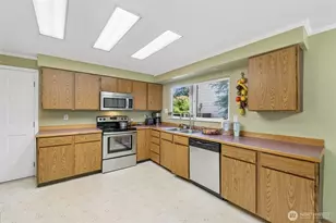 521 SW 317th Pl, Federal Way, WA 98023 - Photo 10