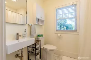 2218 E McGraw St, Seattle, WA 98112 - Photo 14