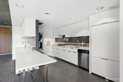 501 Roy Street #F239, Seattle, WA 98109 - Photo 10