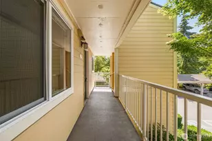 15816 NE Leary Way, Redmond, WA 98052 - Photo 6