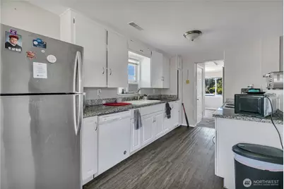 7048 S Oakes Street, Tacoma, WA 98409 - Photo 4