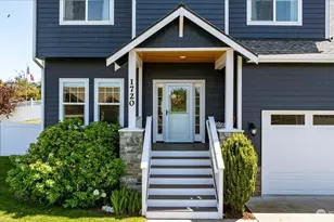 1720 SW Waterside Ct, Oak Harbor, WA 98277 - Photo 2