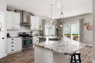 1720 SW Waterside Ct, Oak Harbor, WA 98277 - Photo 4
